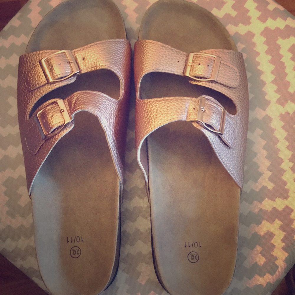 Ladies sandals